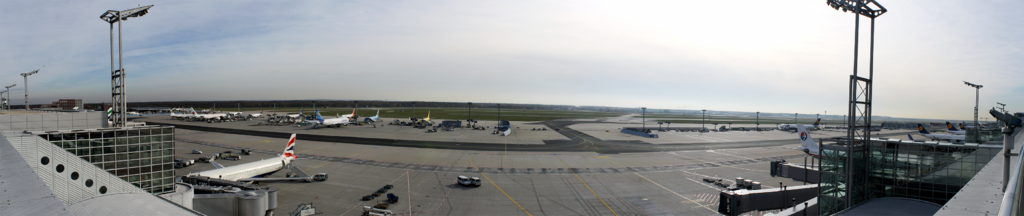 1024px-Besucherterrasse_Flughafen_Frankfurt_am_Main