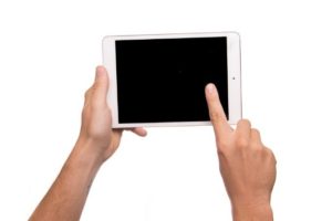 Tablets sind klein und handlich, haben aber einen für manche Zwecke umständlichen Touchscreen